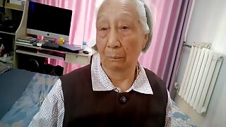 Abuela japonesa experimenta sexo duro